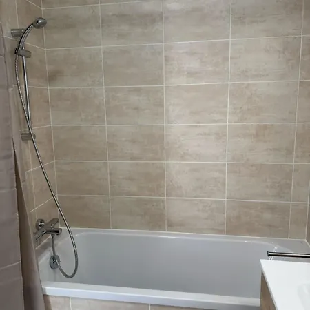 La Datcha - New T3 With Balcony & Parking Near Train Station Apartment